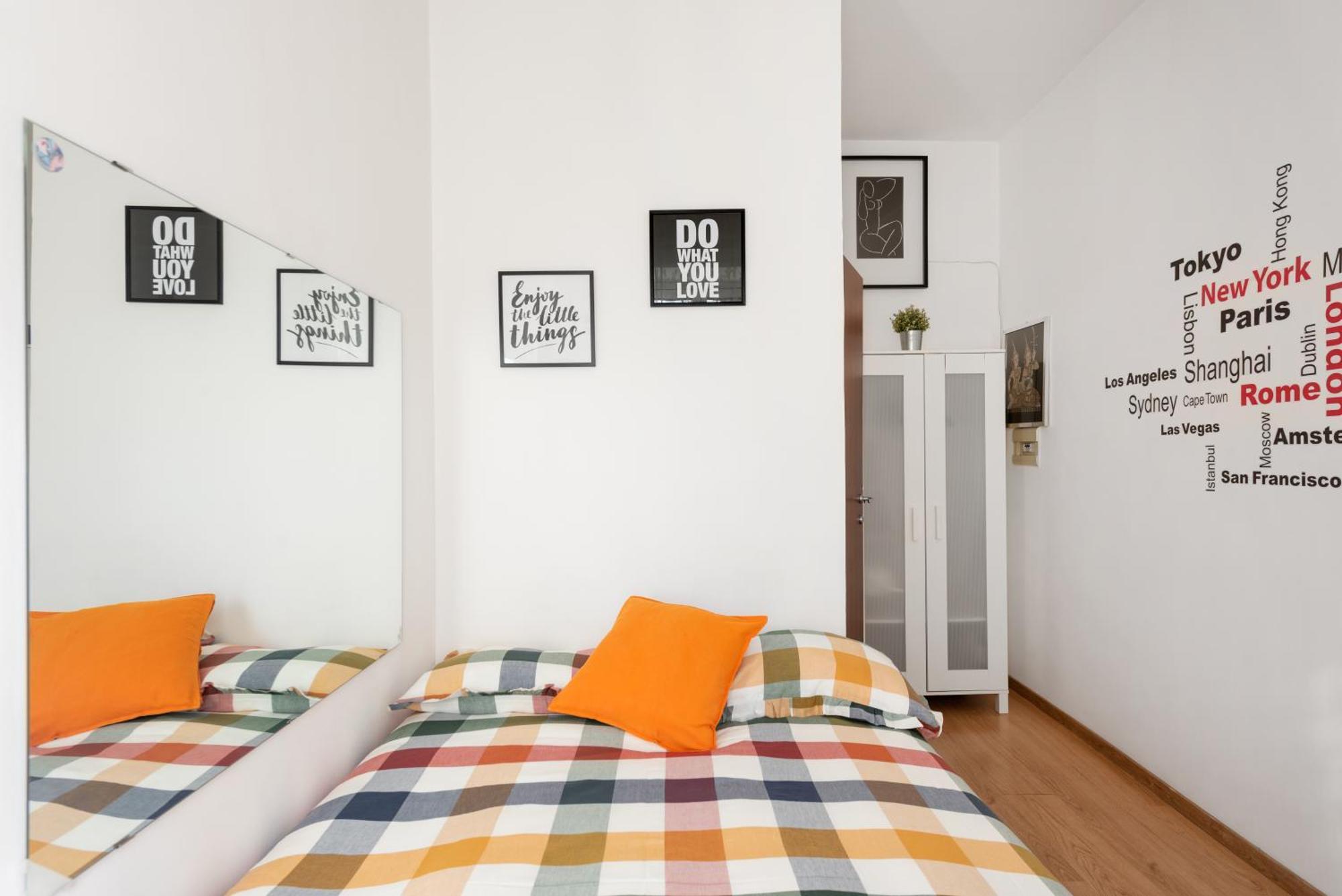 Central Little Basic Apartment Рим Экстерьер фото