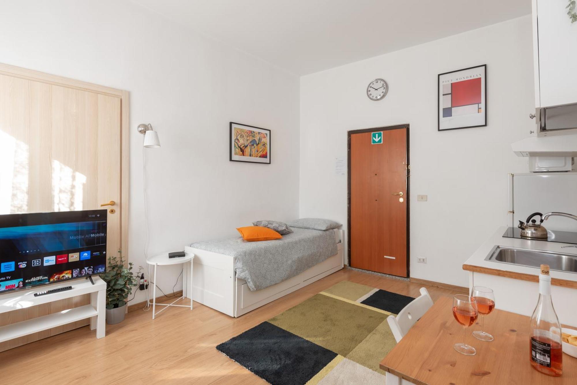 Central Little Basic Apartment Рим Экстерьер фото